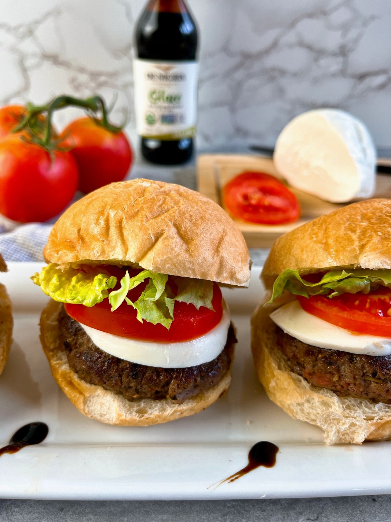 beef sliders with tomato and mozzarella