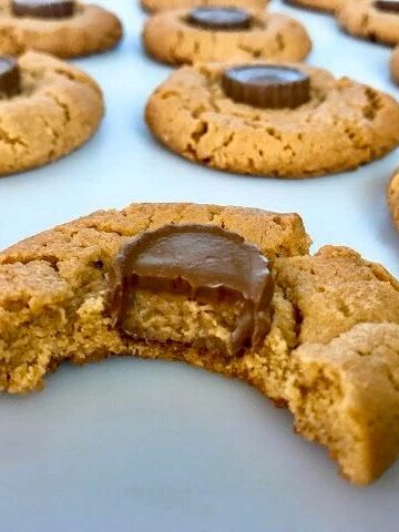 peanut butter cookies with reese's cups