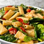 rigatoni with tomatoes and spinach