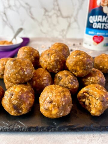peanut butter oat balls