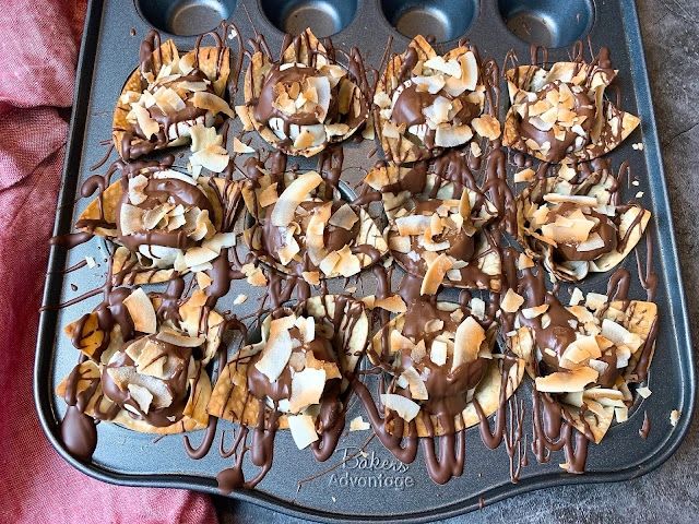 marshmallow wonton cups with chocolate