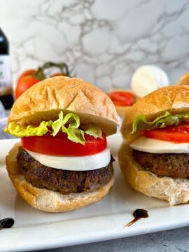 beef sliders with tomato and mozzarella