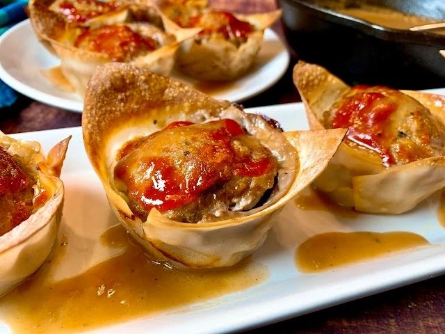 Meatloaf Wonton Cups with Gravy Meatloaf Wonton Cups with Gravy
