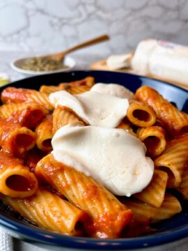 rigatoni with fresh mozzarella