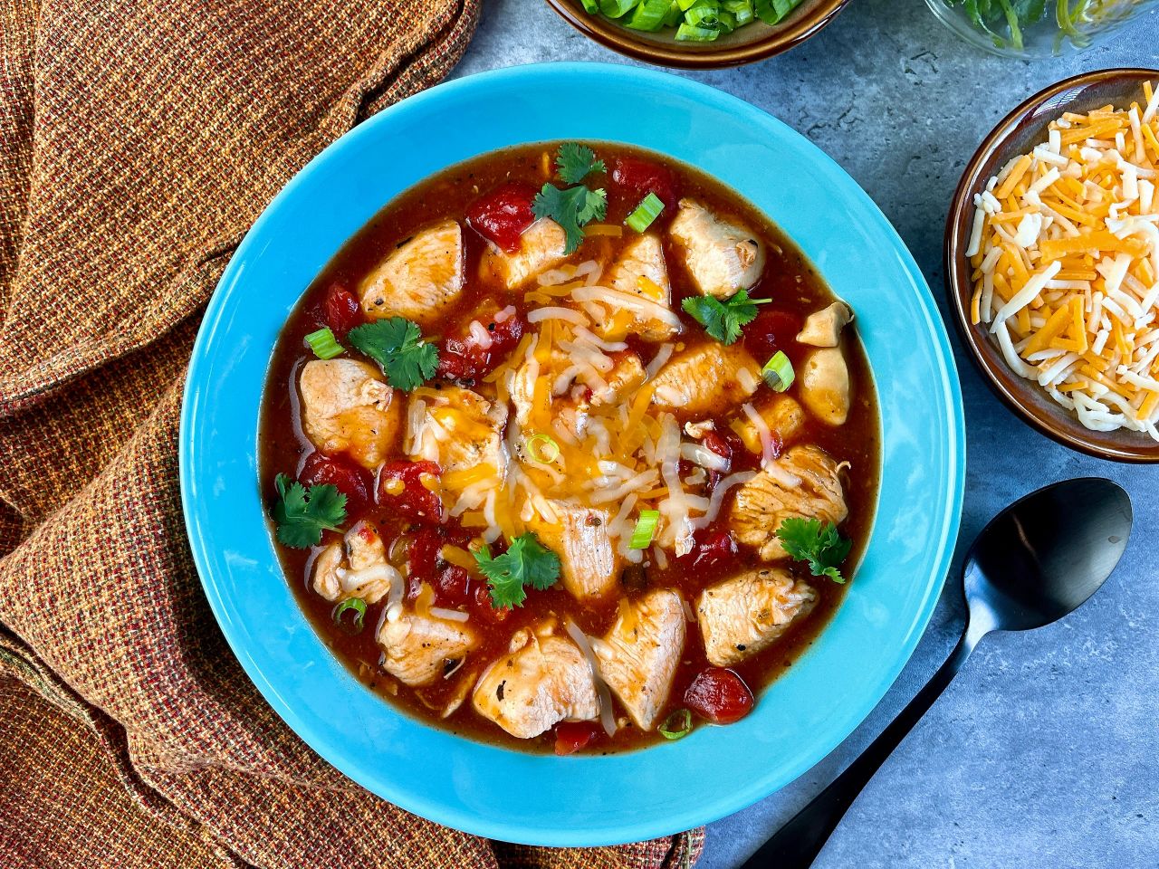 chicken in tomato enchilada sauce