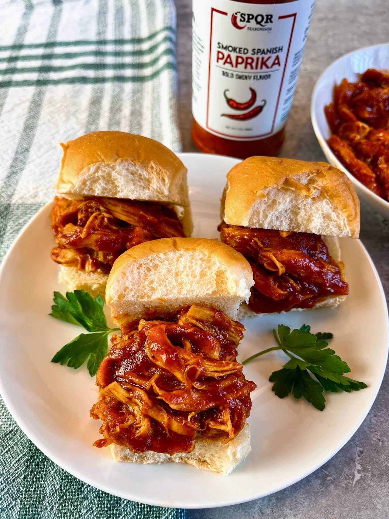 pulled chicken sliders
