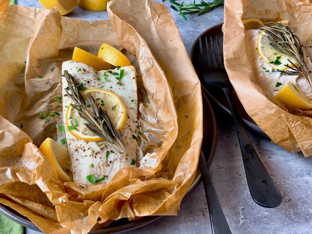 Baked Halibut Packets with Rosemary Baked Halibut Packets with Rosemary