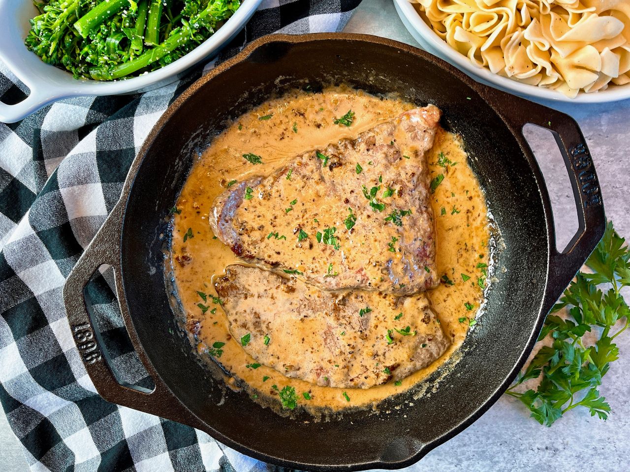 minute steaks with garlic cream sauce