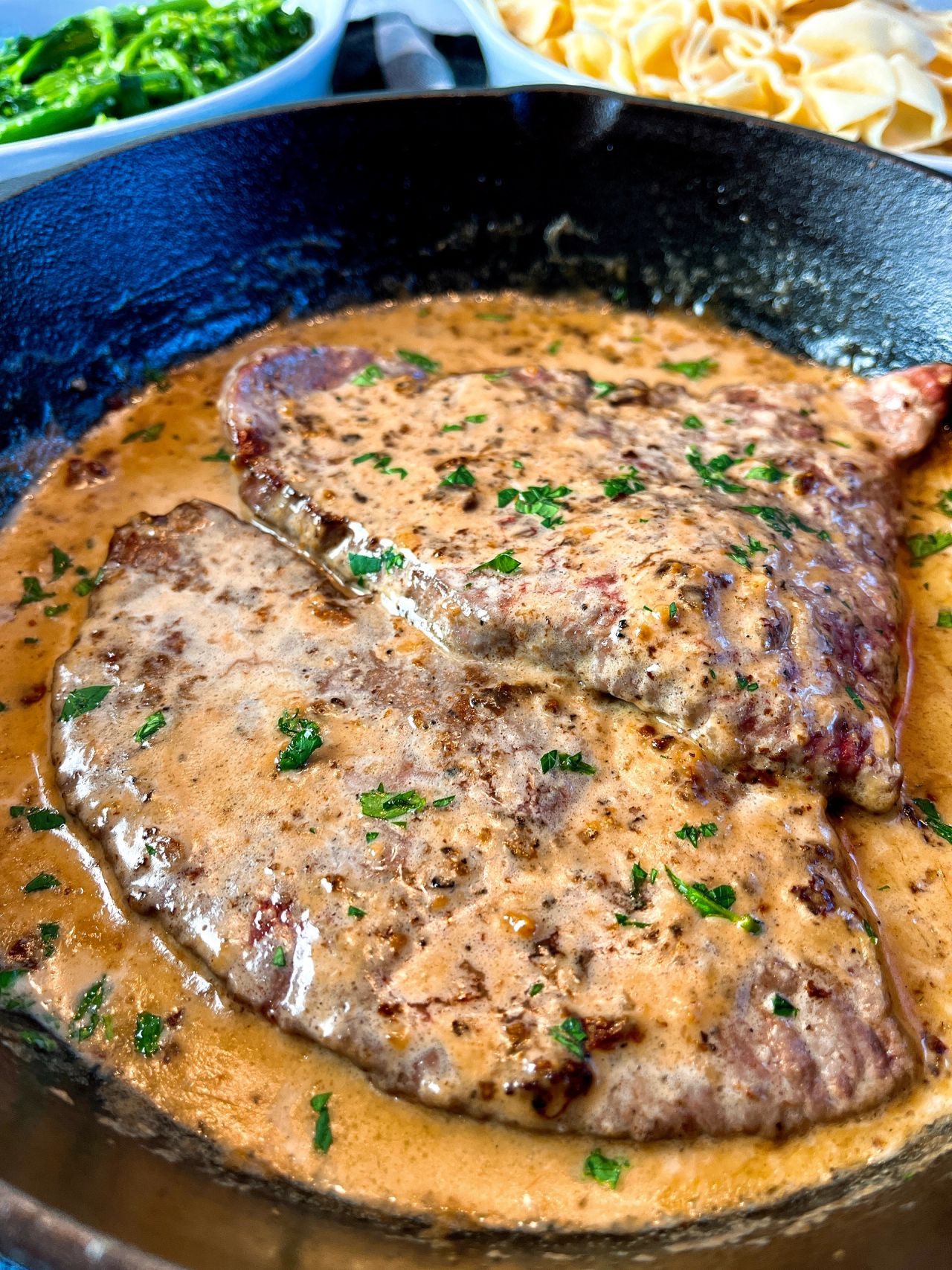 minute steaks with garlic cream sauce