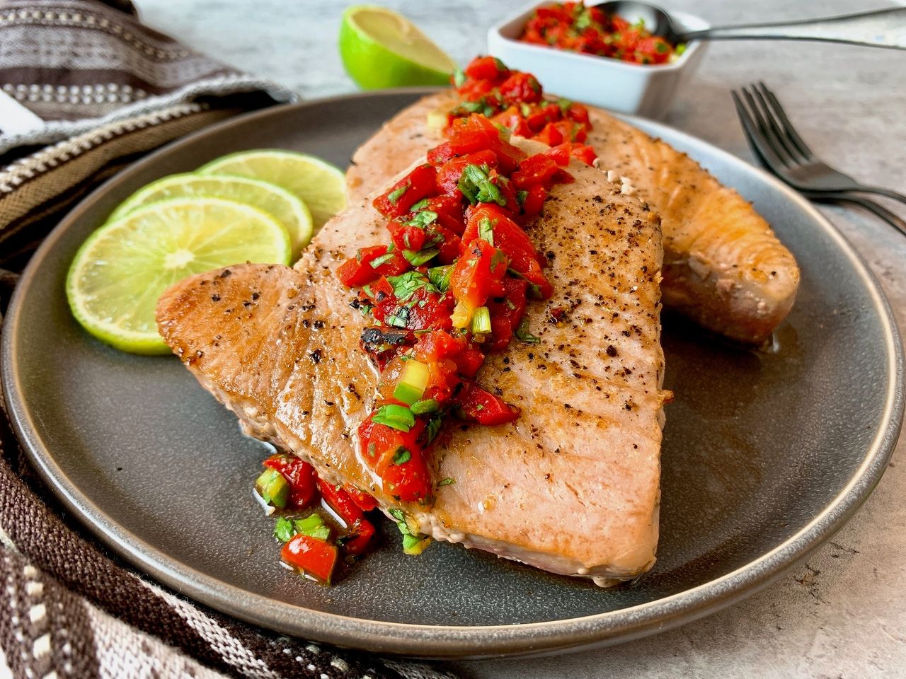 Tuna with Roasted Red Pepper Salsa 