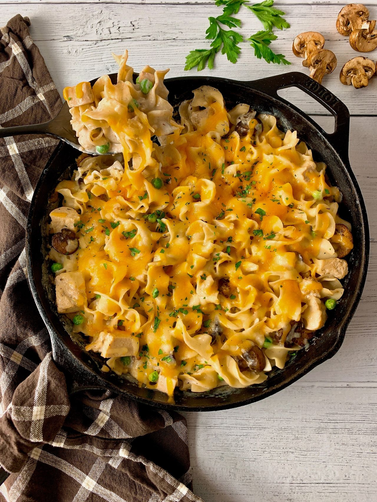 Chicken Tetrazzini with Mushrooms and Peas Chicken Tetrazzini