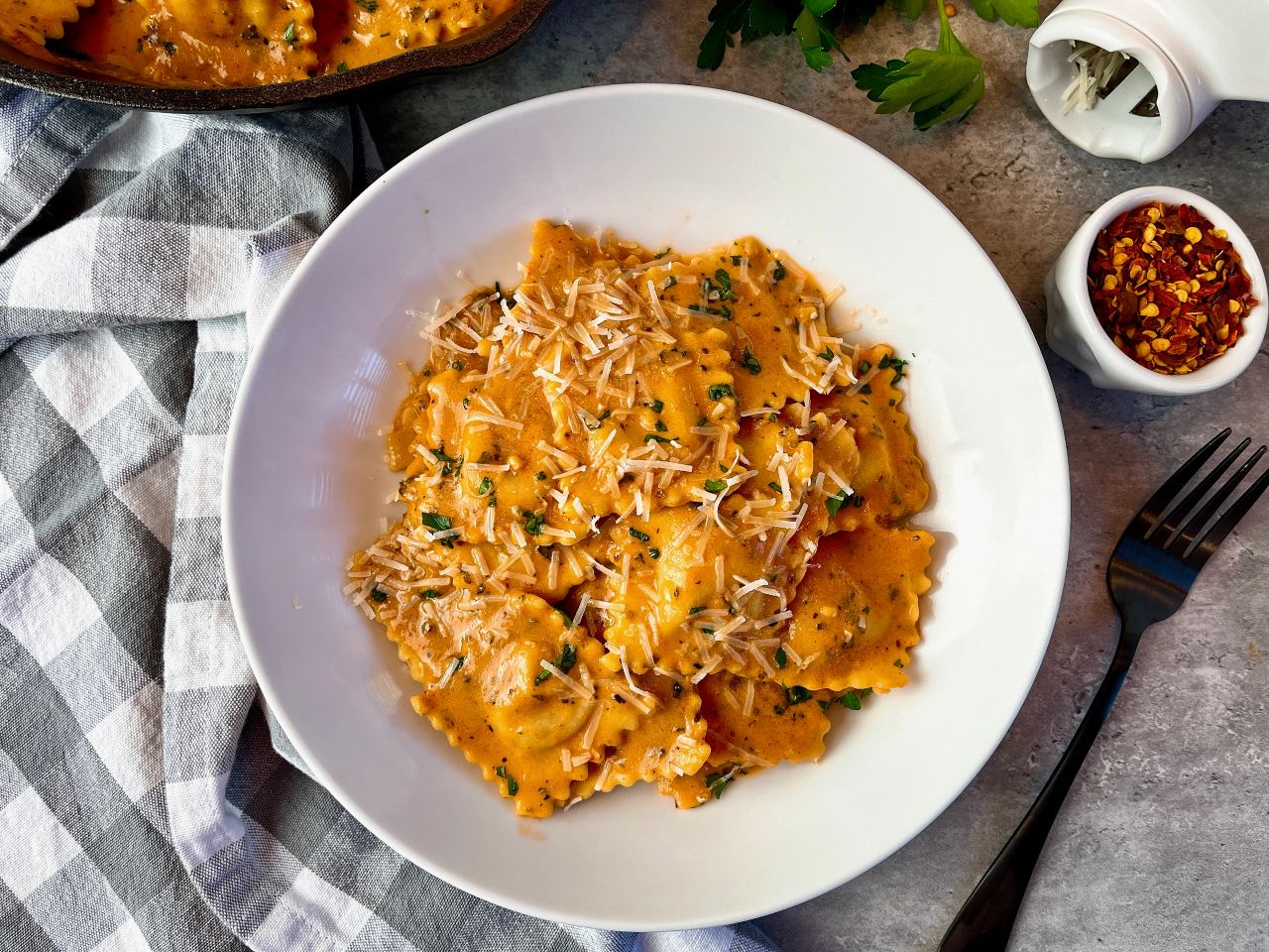 ravioli with tomato cream sauce