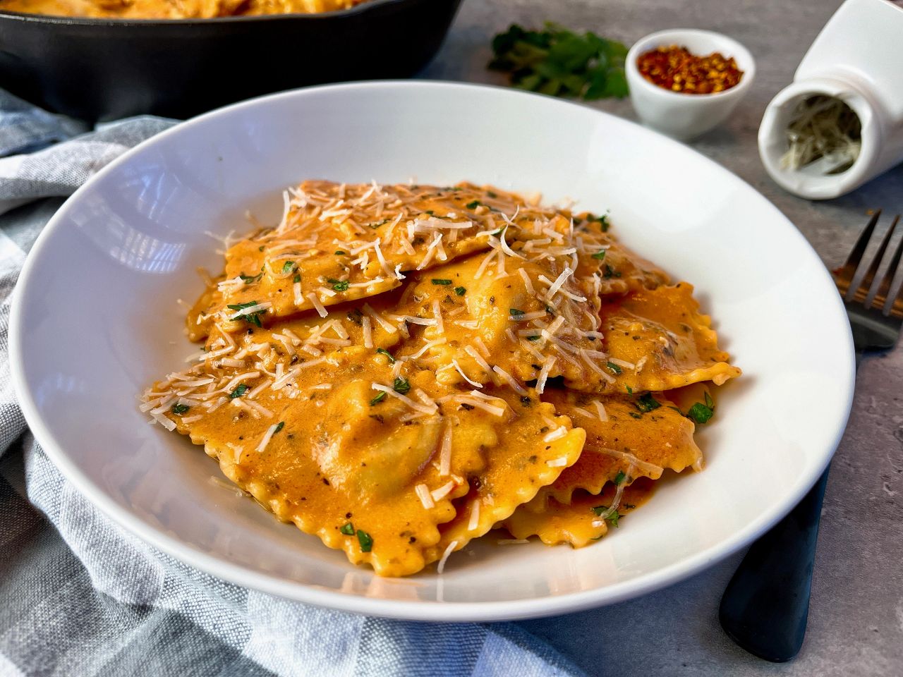 ravioli with tomato cream sauce
