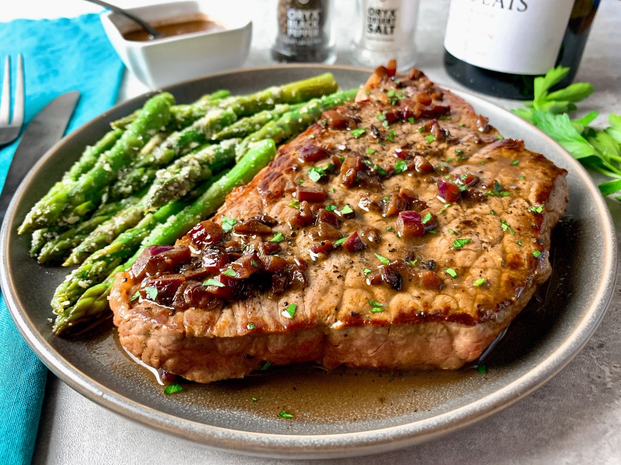 Steaks in red wine sauce