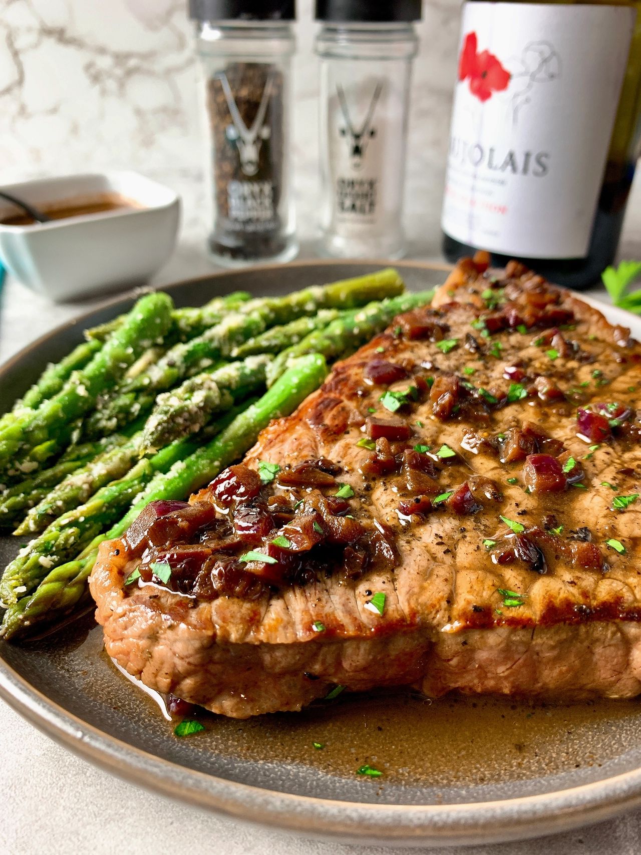 Steaks in red wine sauce