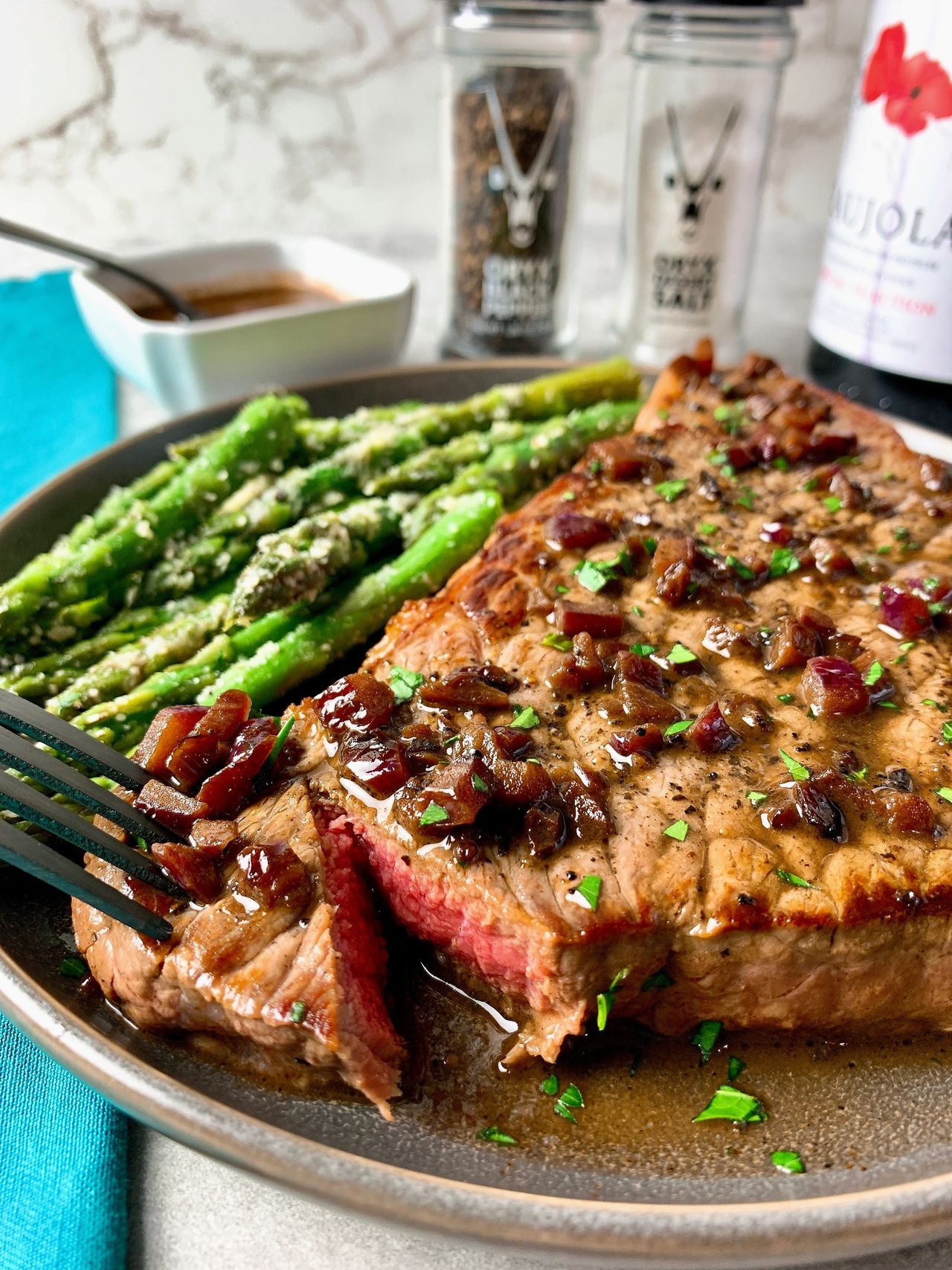 Steaks in red wine sauce